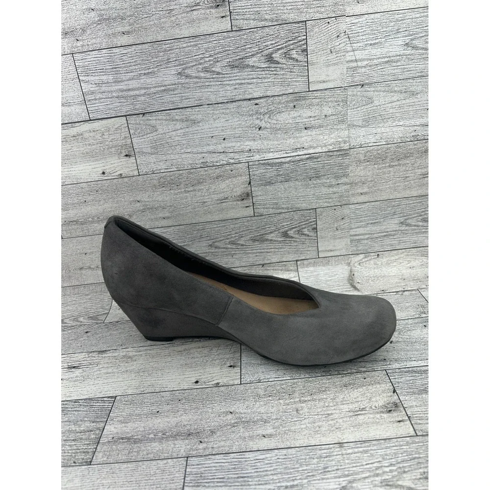 Clarks Collection Grey Suede Wedge Pumps Round Toe Cushion Soft Shoes Women 6.5M